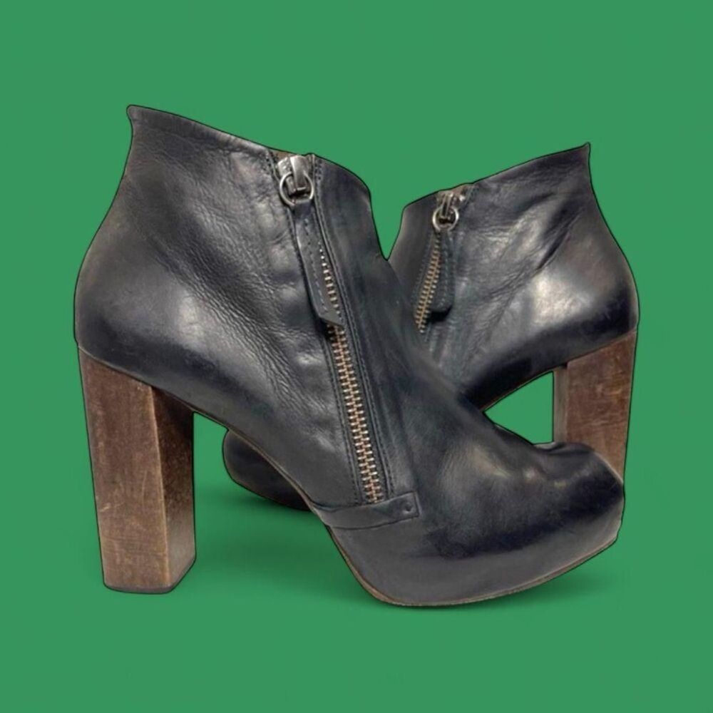 Coclico Black Leather Booties sz 6